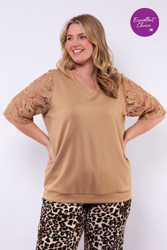 Exxcellent Emberly Sweater Camel